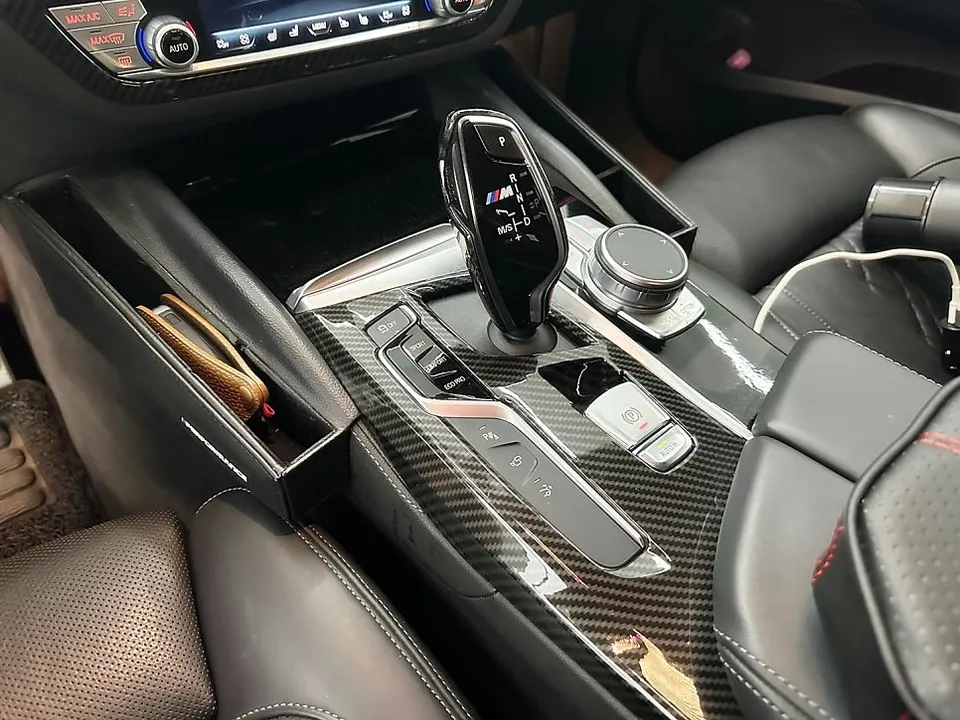 BMW 6 Series GTのカーラッピング事例｜費用目安・仕上がり 施工写真 2-1