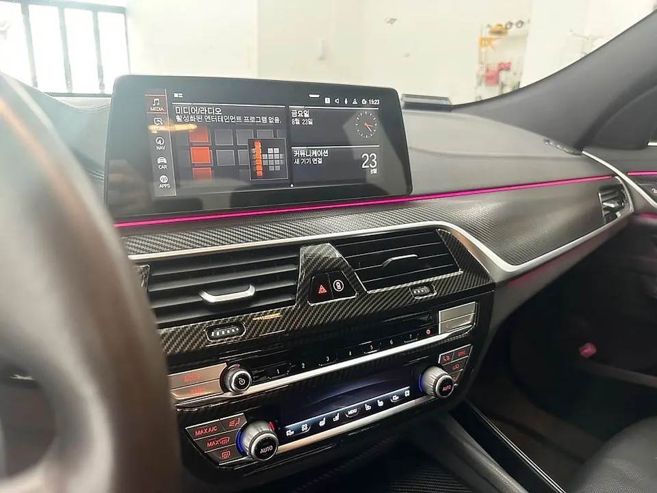 BMW 6 Series GTのカーラッピング事例｜費用目安・仕上がり 施工写真 1-2