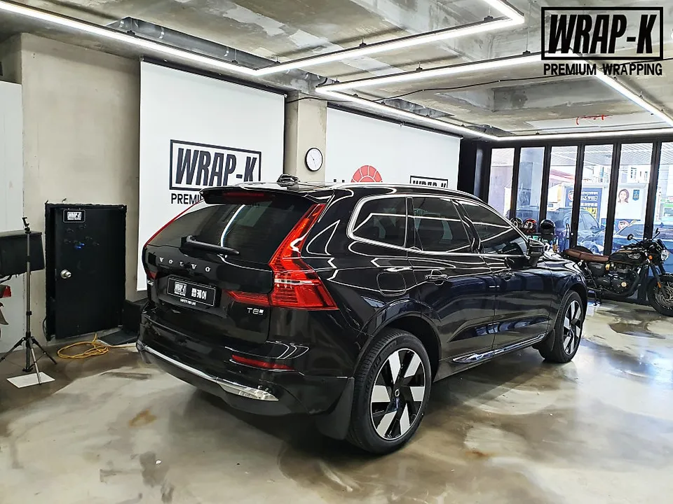 Volvo XC60 vinyl wrap - Volvo XC60 Vinyl Wrap Review: Chrome Delete for Black Edition photo 3