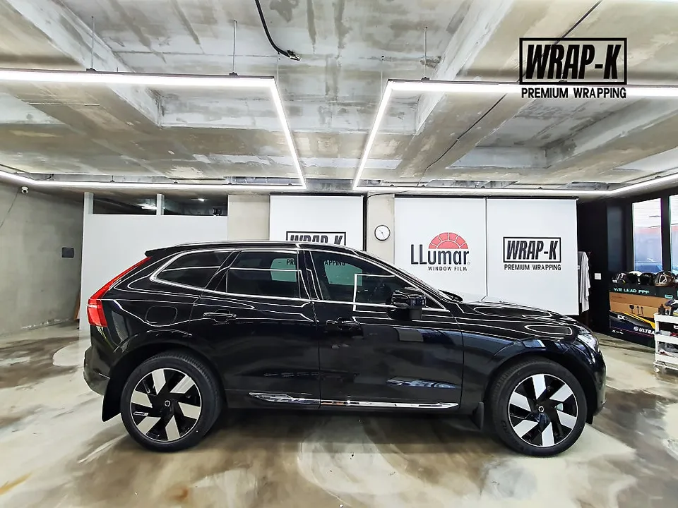 Volvo XC60 vinyl wrap - Volvo XC60 Vinyl Wrap Review: Chrome Delete for Black Edition photo 5