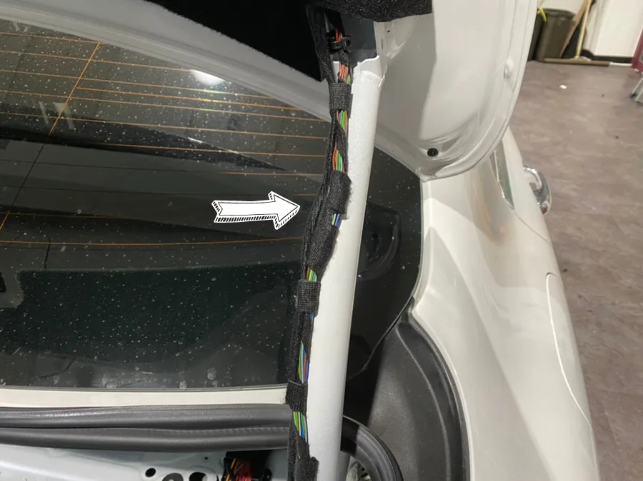 Mercedes-Benz C-Class oem options - Mercedes-Benz C-Class Power Trunk Upgrade Review photo 4