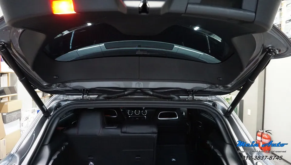 Mercedes-Benz E-Class oem options - Mercedes-Benz E-Class OEM Options Review — Enhanced Functionality photo 4