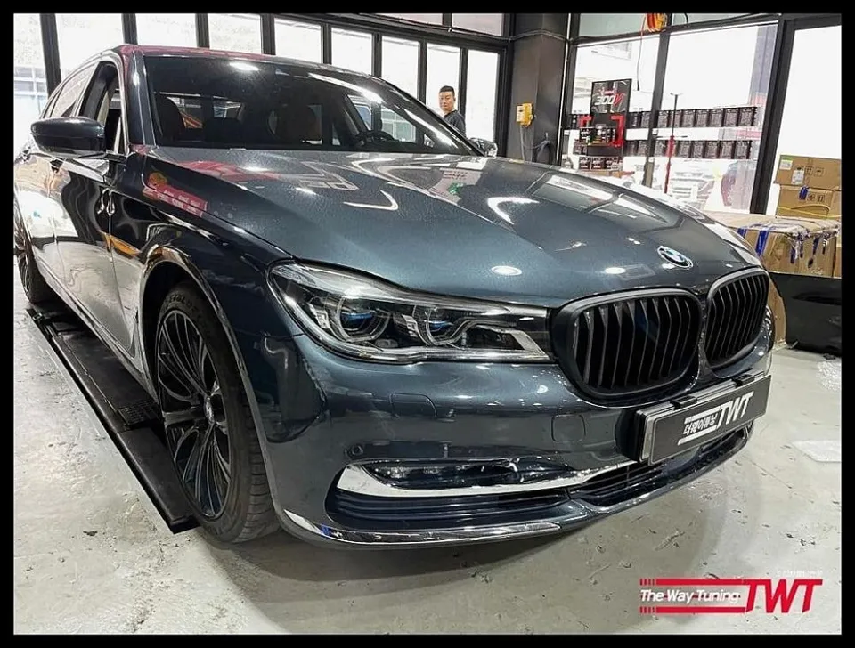BMW 7 Series steering wheel - BMW 7 Series Steering Wheel Customization Review photo 3