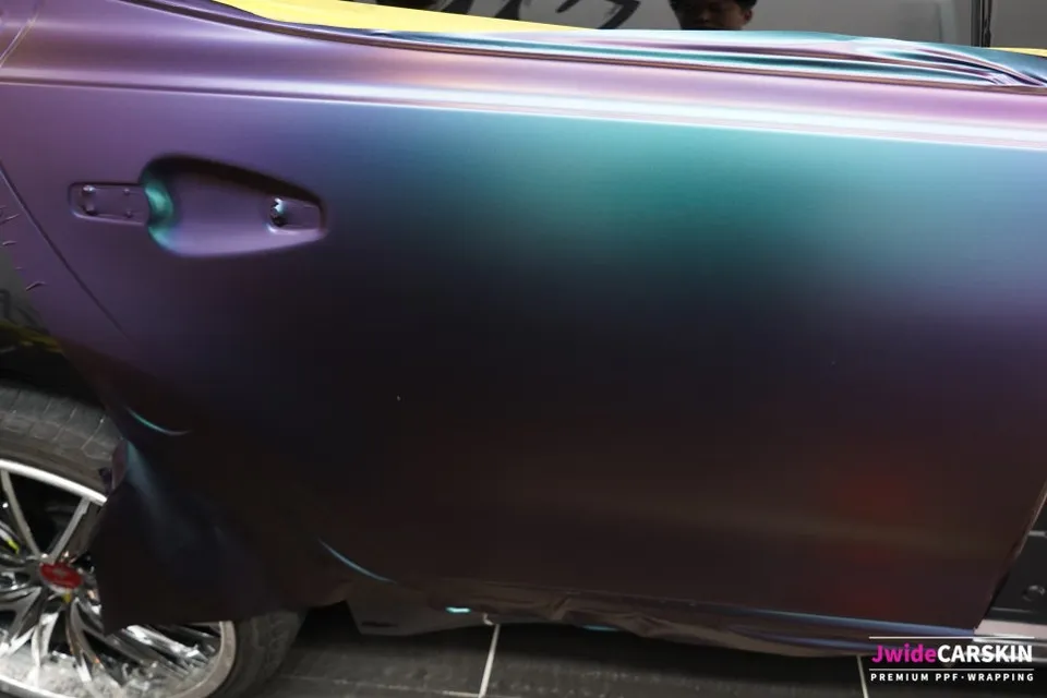 Kia K7のカーラッピング事例 施工写真 3-2