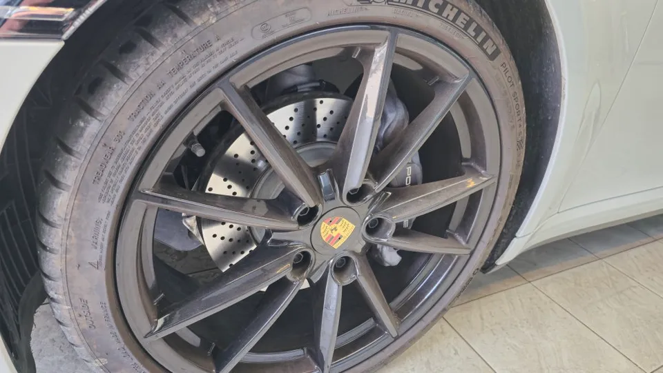 Porsche 911のガラスコーティング事例 施工写真 4