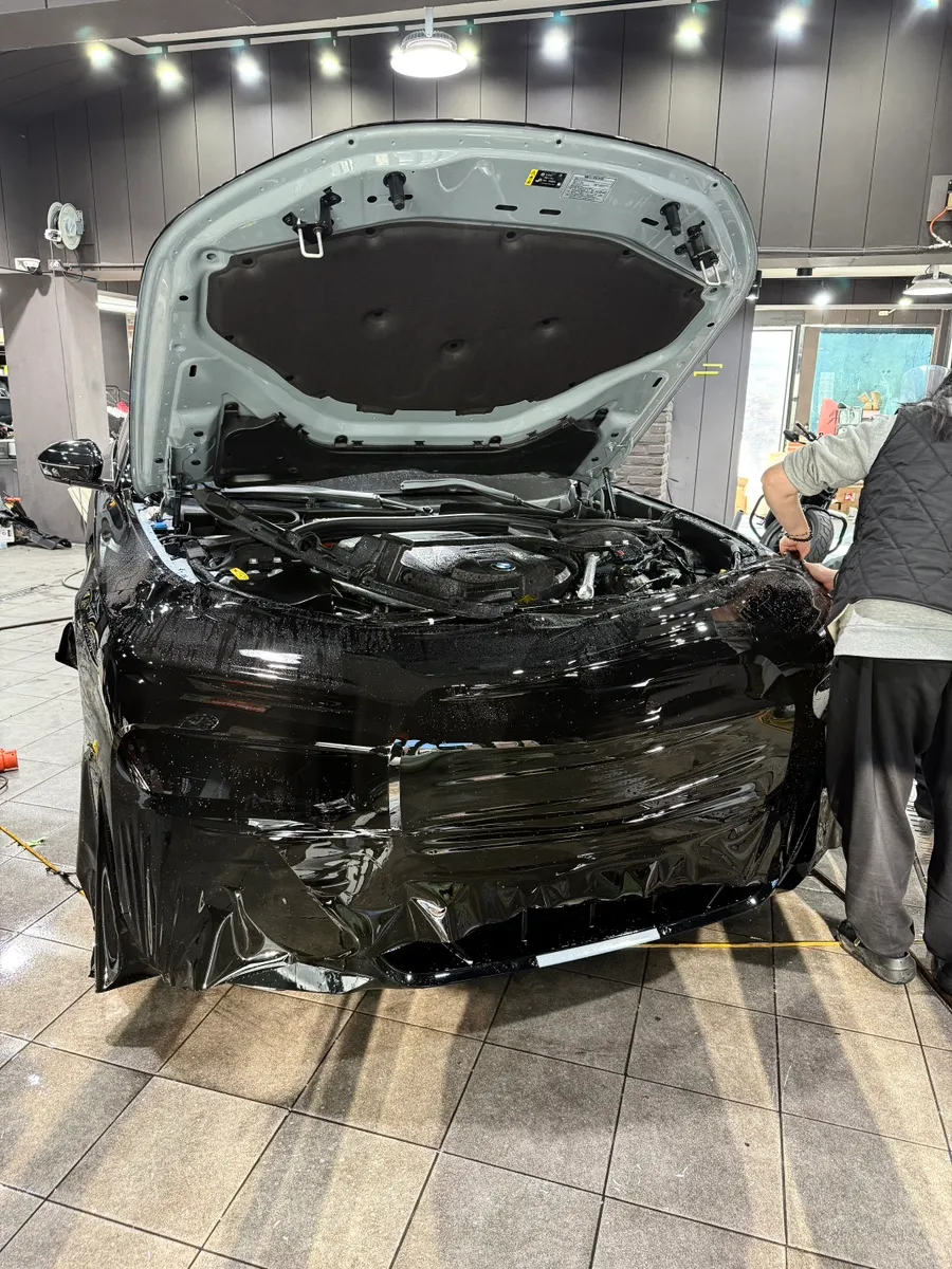 BMW 7 SeriesのブラックPPF施工事例|高級感と保護効果 施工写真 2-2