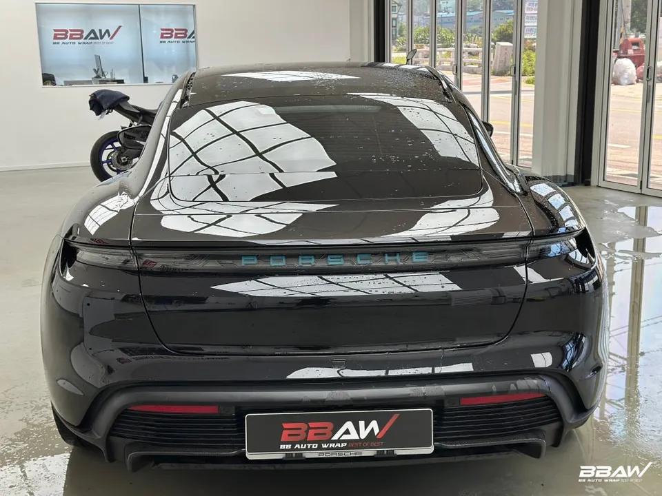 Porsche Taycan PPF施工事例|韓国での実例と費用目安 施工写真 2-1