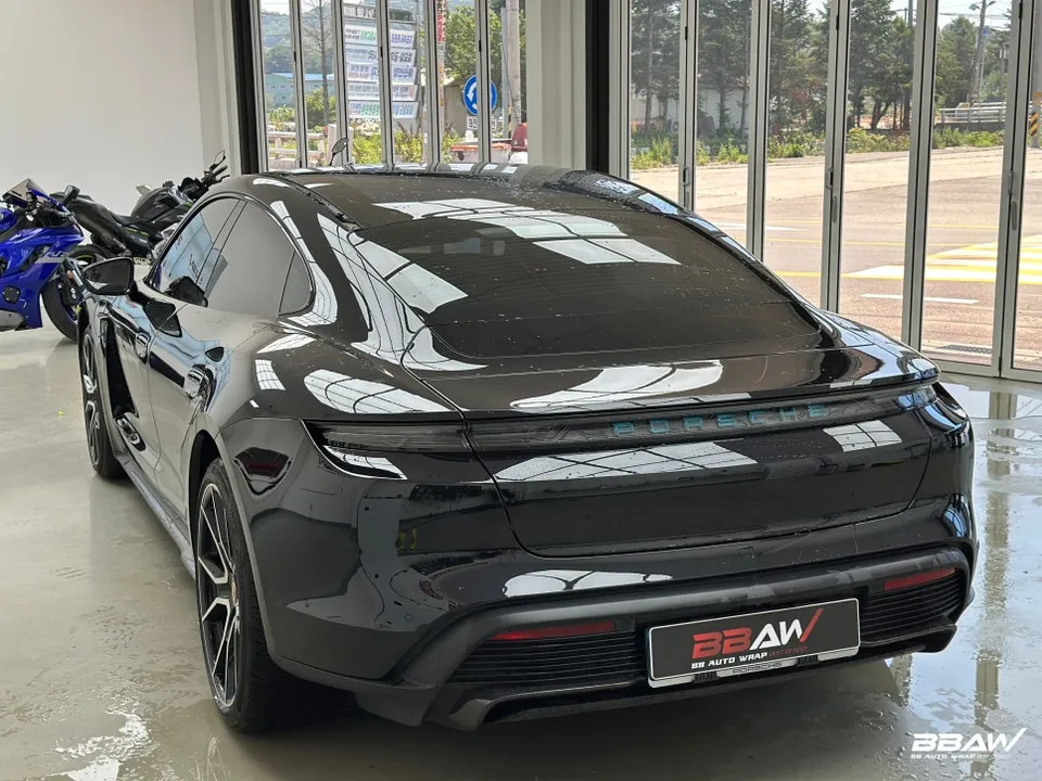 Porsche Taycan PPF施工事例|韓国での実例と費用目安 施工写真 3-1