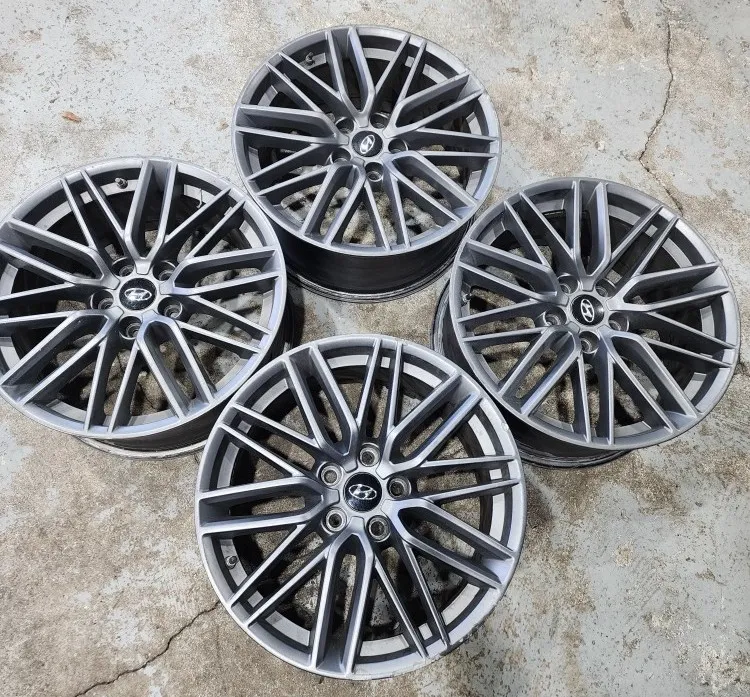 Hyundai Grandeur IGのホイールリペア・塗装事例 施工写真 5