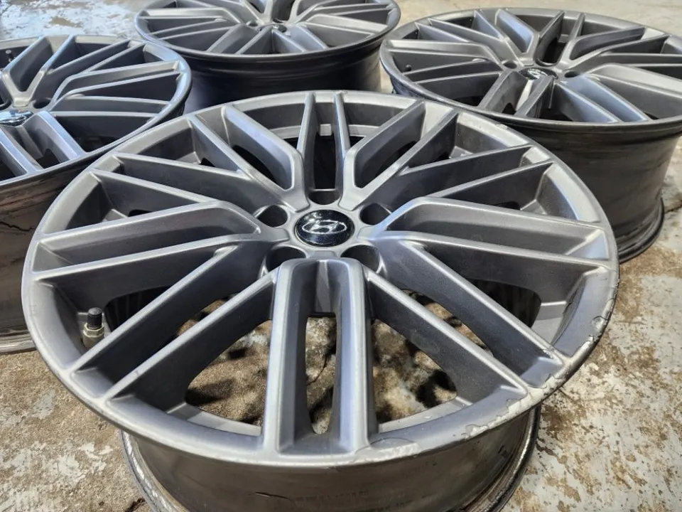 Hyundai Grandeur IGのホイールリペア・塗装事例 施工写真 6