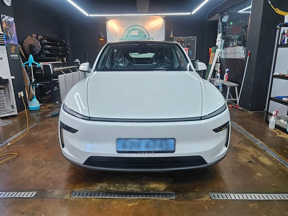 Tesla Model Y new car package installation result
