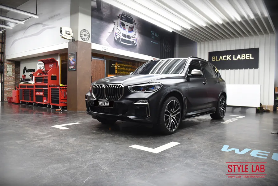 BMW X5 G05 カーラッピング事例｜3Mサテンブラック 施工写真 3-1