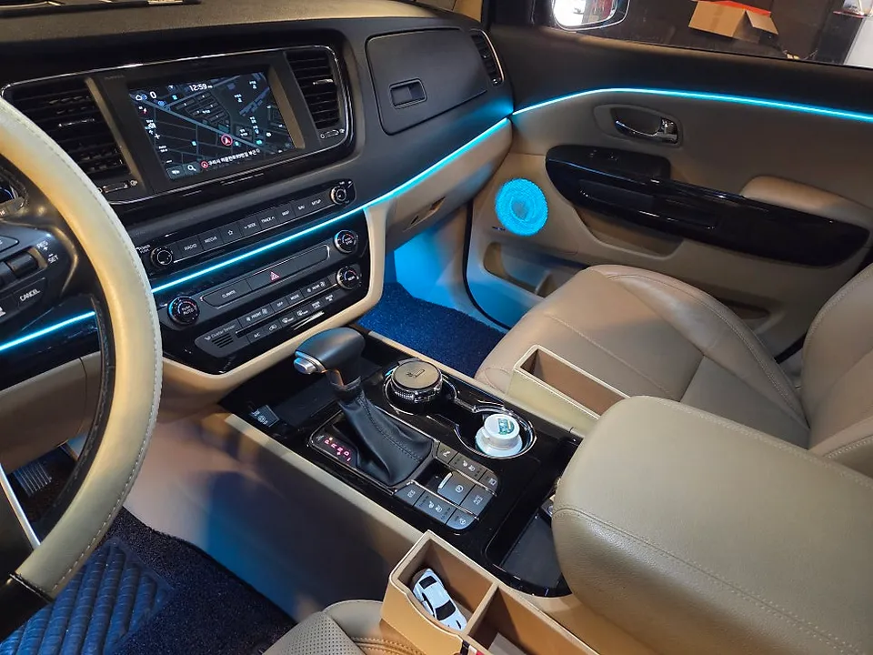Kia Carnival KA4 ambient lighting - Kia Carnival KA4 Ambient Lighting Review: Cost & Results photo 3