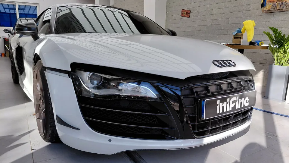 Audi R8のヘッドライトPPF施工事例｜費用目安と仕上がり 施工写真 2-2