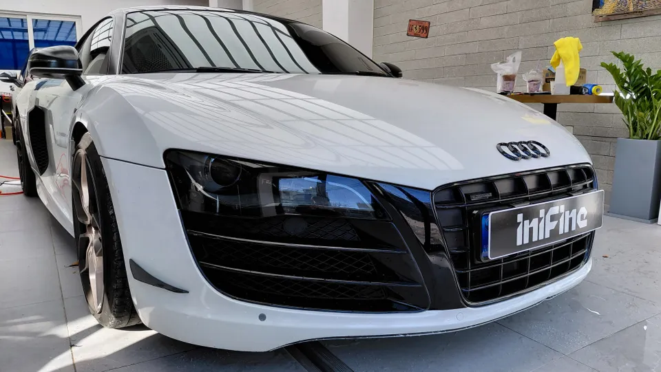 Audi R8のヘッドライトPPF施工事例｜費用目安と仕上がり 施工写真 3-3