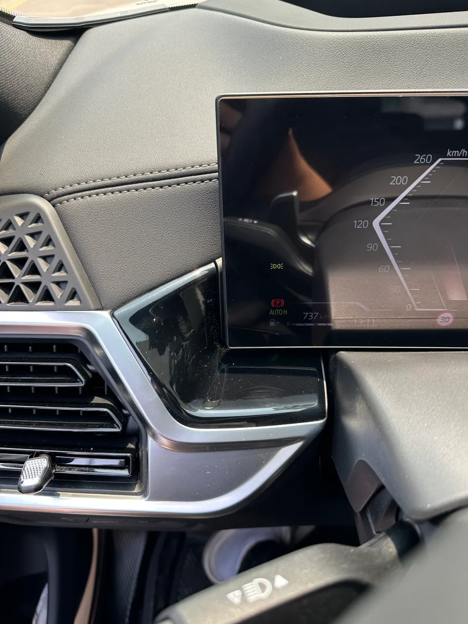 BMW X5 vinyl wrap - BMW X5 Vinyl Wrap Review: Real Carbon Interior Upgrade photo 6