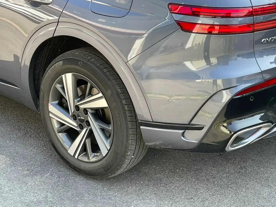 Genesis GV70のホイールリペア・塗装事例 施工写真 4-1
