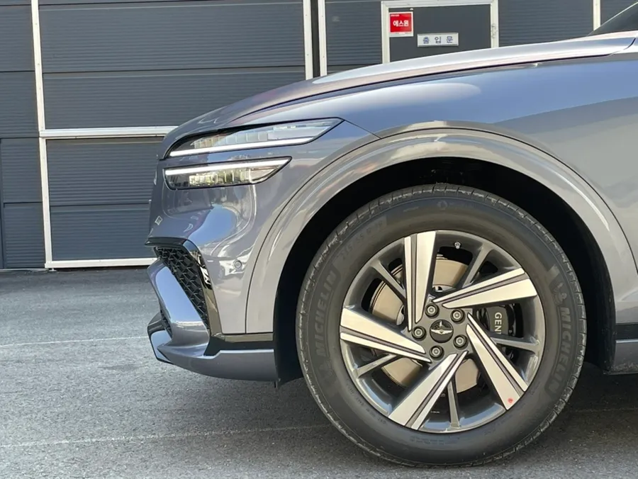 Genesis GV70のホイールリペア・塗装事例 施工写真 1-2