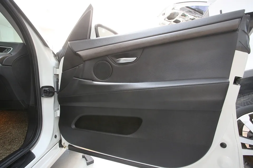 BMW 5 Series car audio - BMW 5 Series Car Audio Upgrade Review: Tweeter Addition photo 3