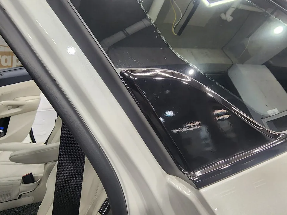 Kia Sorento MQ4のカーラッピング事例 施工写真 2