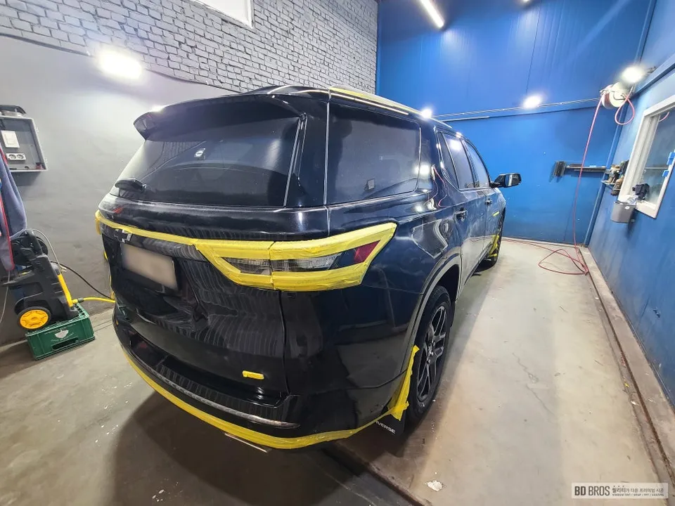 Chevrolet Traverseのガラスコーティング事例｜韓国での施工 施工写真 3-1