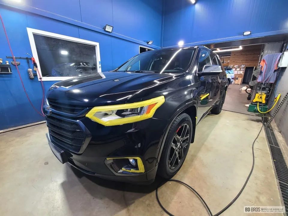 Chevrolet Traverseのガラスコーティング事例｜韓国での施工 施工写真 1-3