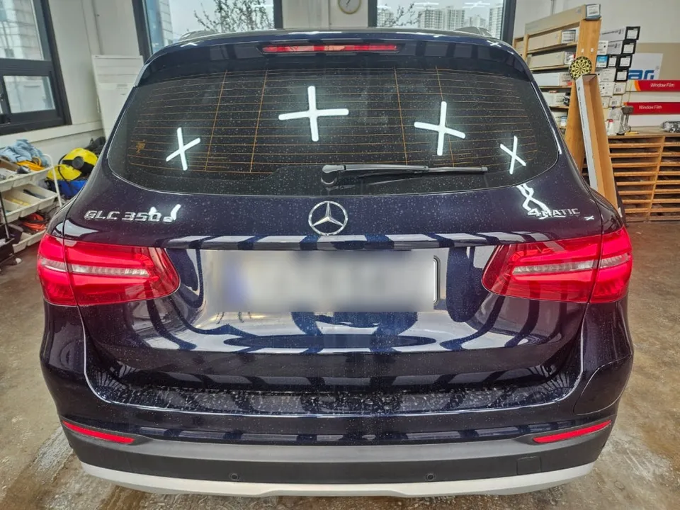 Mercedes-Benz GLCのAndroid Auto・CarPlay取付事例 施工写真 1-1
