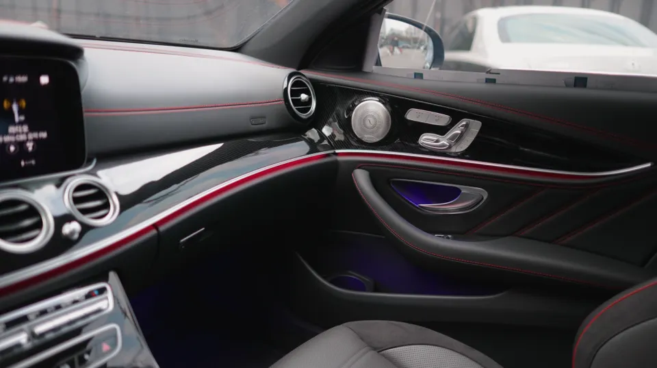 Mercedes-Benz Eクラス PPF施工事例|費用目安・仕上がり 施工写真 1-2