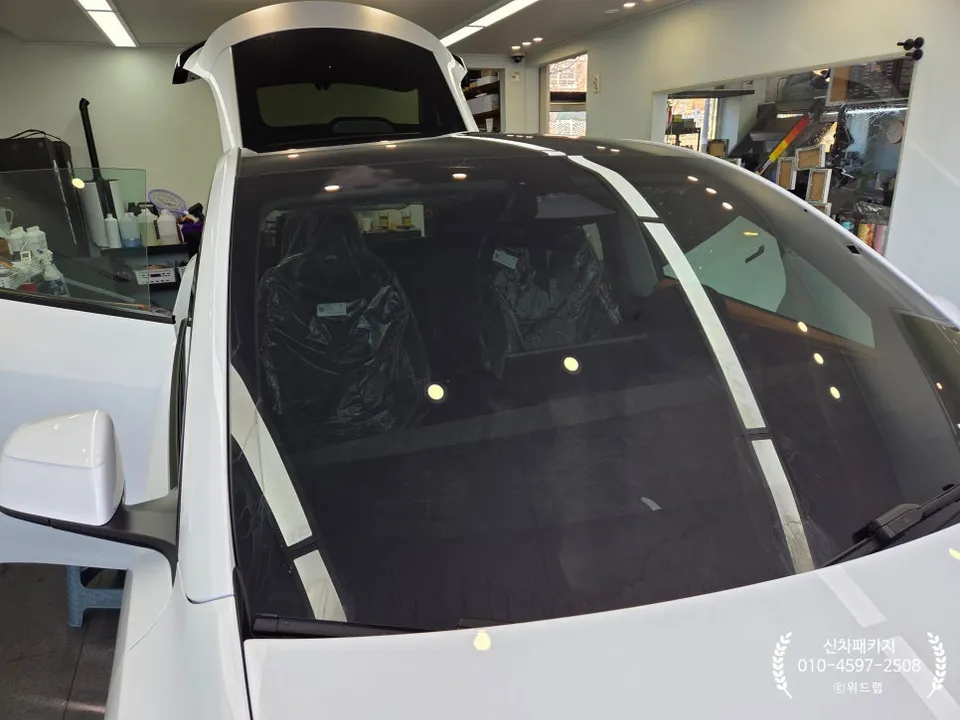 Tesla Model YのPPF施工事例 施工写真 2-1