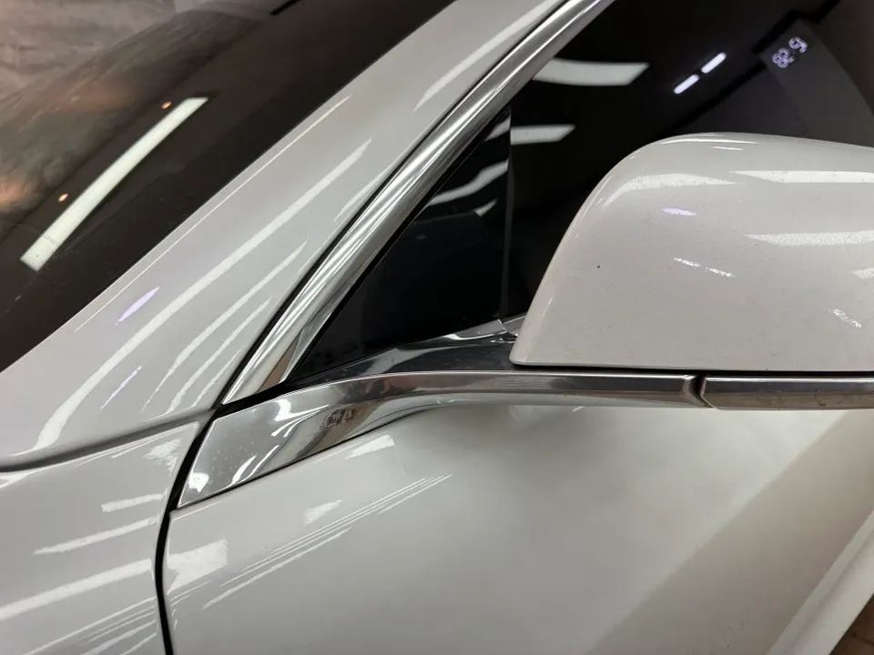 Tesla Model 3のカーラッピング事例|サテンブラック化 施工写真 3-1
