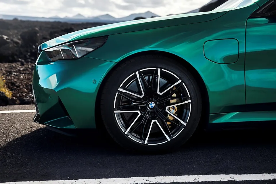 BMW M5のカーラッピング事例|費用目安・仕上がり 施工写真 2-3