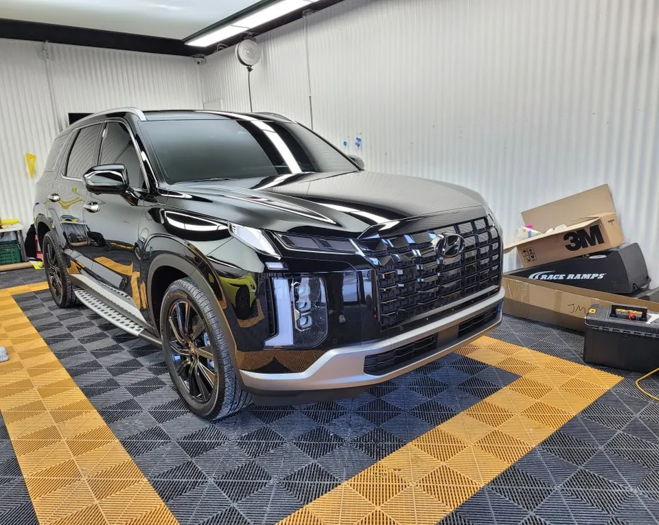 Hyundai Palisadeのカーラッピング事例|費用目安・仕上がり 施工写真 1-2