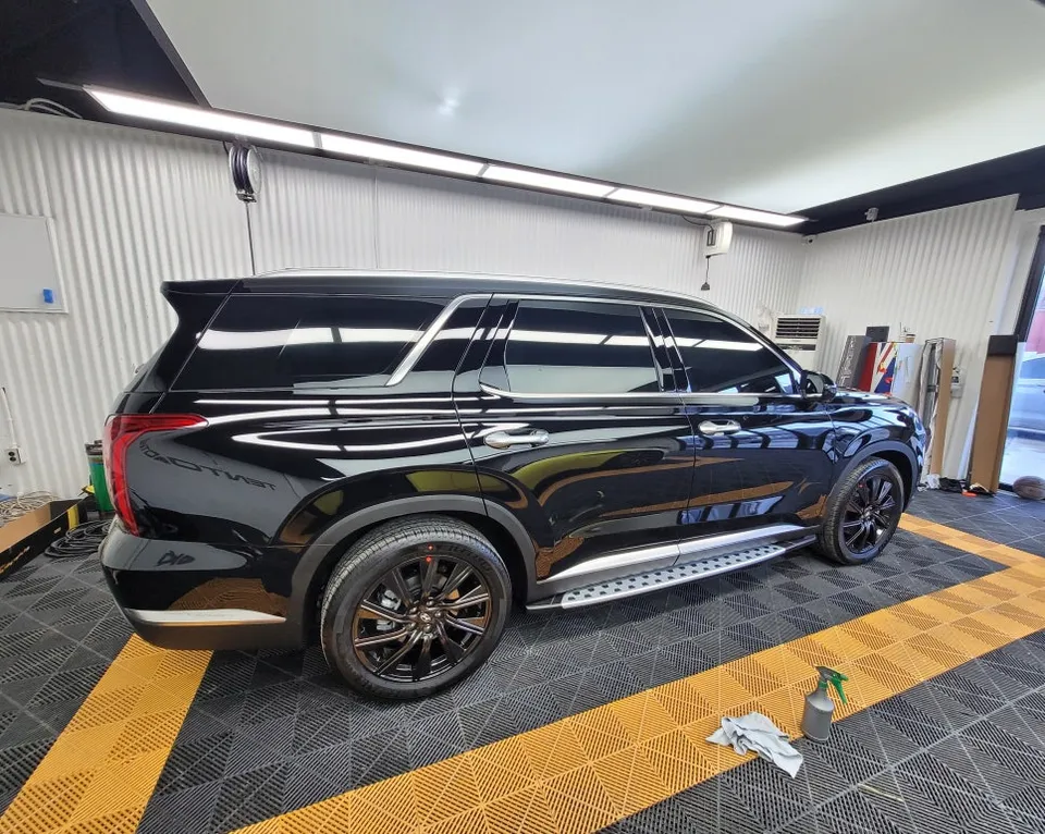 Hyundai Palisadeのカーラッピング事例|費用目安・仕上がり 施工写真 2-3