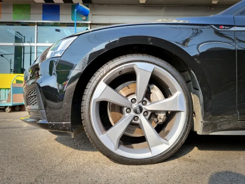 Audi A5 Wheel Repair & Painting Review: Curb Rash Fix photo 2