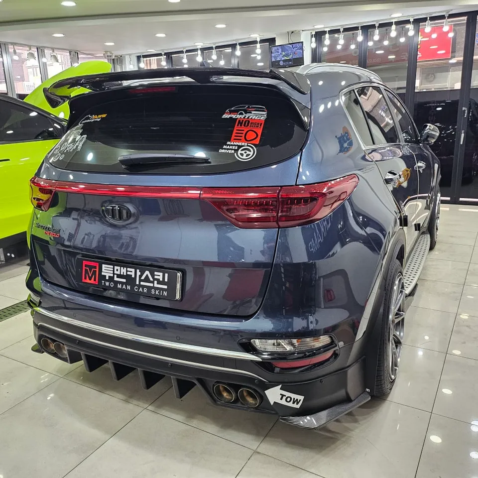 Kia Sportage QLのカーラッピング事例:クロームパーツをブラック化 施工写真 2-2