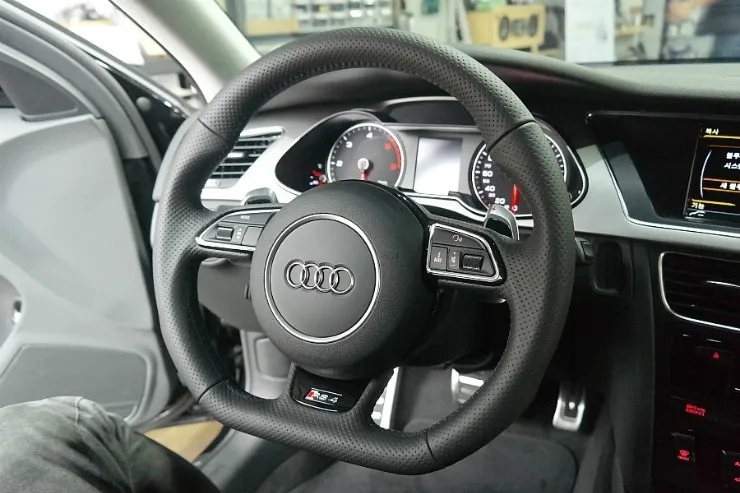 Audi A4 B9 steering wheel - Audi A4 B9 Steering Wheel Customization Review photo 6