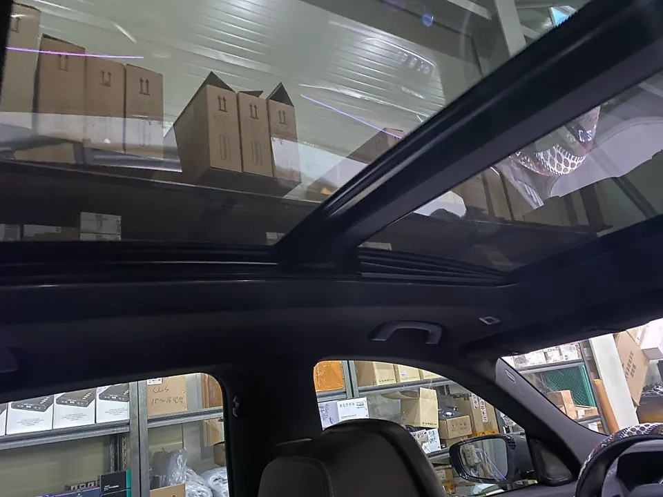 BMW X6 ambient lighting - BMW X6 Ambient Lighting Review — Enhanced Interior Mood photo 3