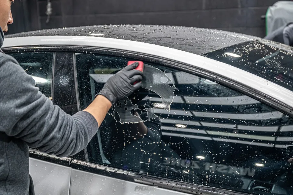 Tesla Model 3のガラスコーティング事例 施工写真 1-3