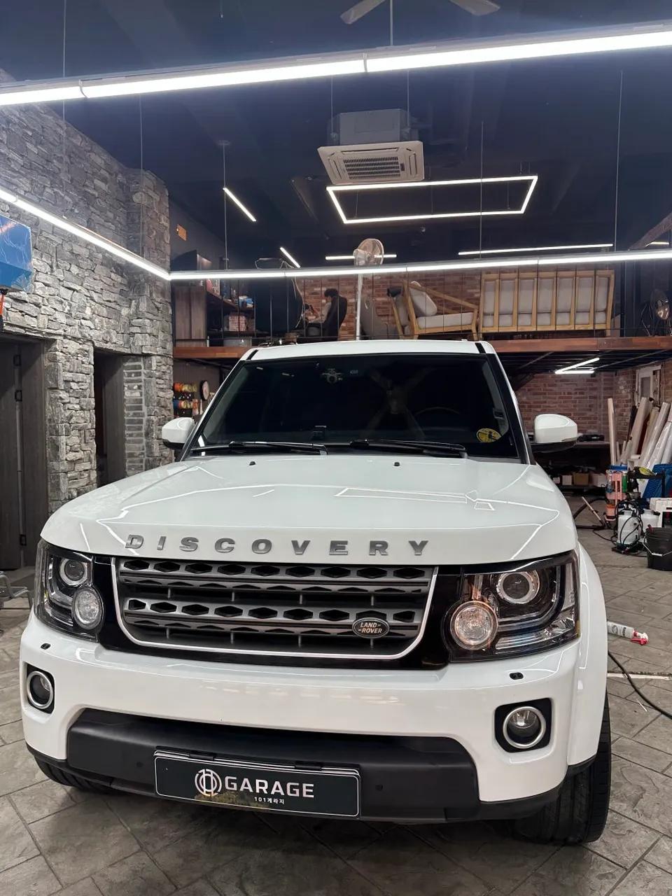 Land Rover Discovery 4のガラスコーティング事例|費用目安・仕上がり 施工写真 3-2