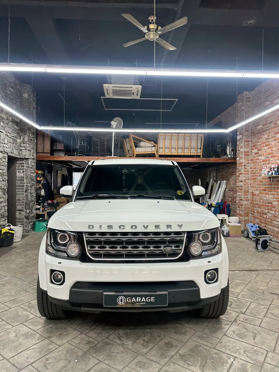 Land Rover Discovery 4のガラスコーティング事例|費用目安・仕上がり 施工写真 2-3