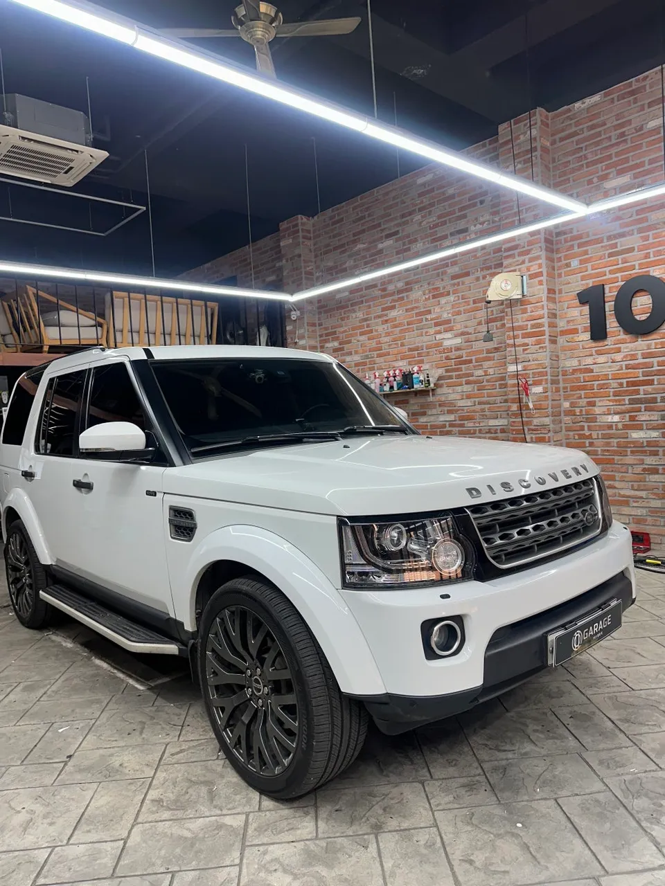 Land Rover Discovery 4のガラスコーティング事例|費用目安・仕上がり 施工写真 3-3