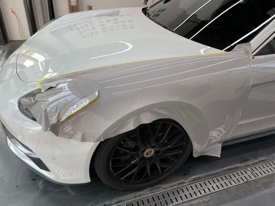 ポルシェ カイエンのカーラッピング事例|費用目安・仕上がり 施工写真 3-2