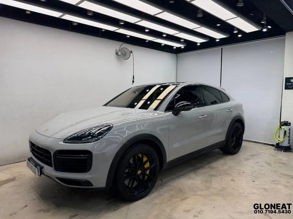 Porsche Cayenneのカーフィルム施工事例｜費用目安・仕上がり 写真