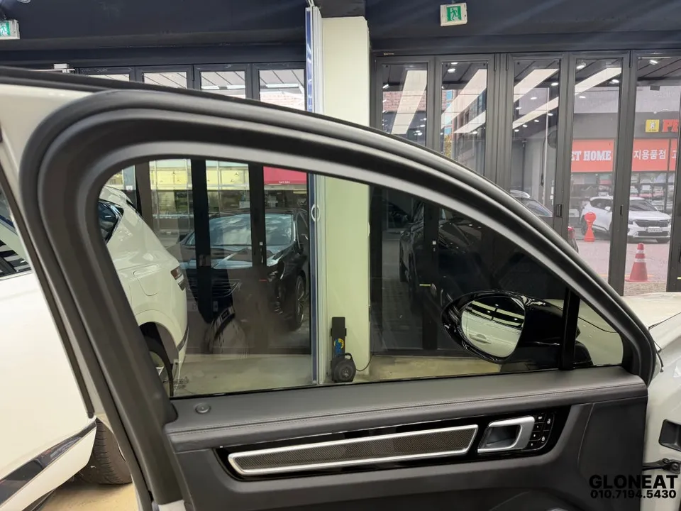 Porsche Cayenneのカーフィルム施工事例｜費用目安・仕上がり 施工写真 3-2