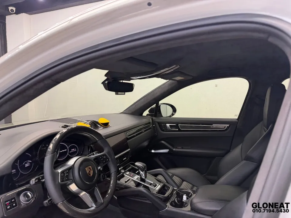 Porsche Cayenneのカーフィルム施工事例｜費用目安・仕上がり 施工写真 1-3