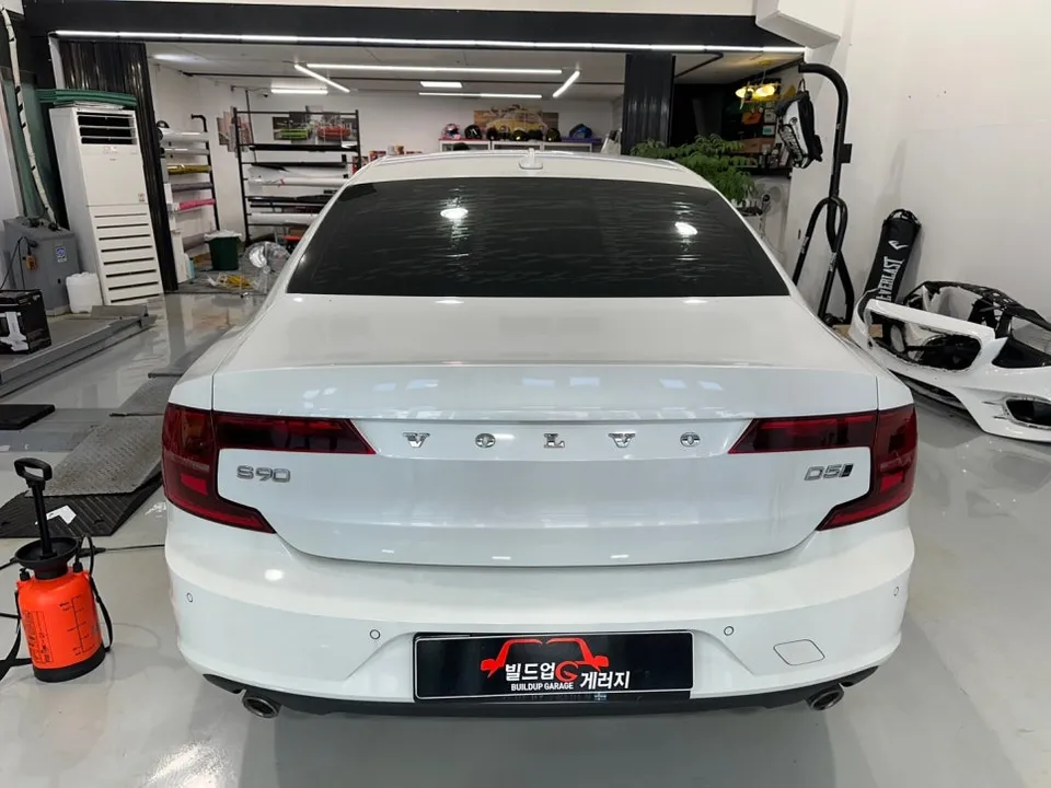 Volvo S90 window tinting - Volvo S90 Window Tinting Review: Before & After photo 4