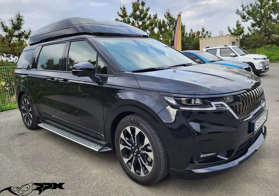 Kia Carnivalのカーラッピング事例|クローム除去で高級感アップ 施工写真 1-3