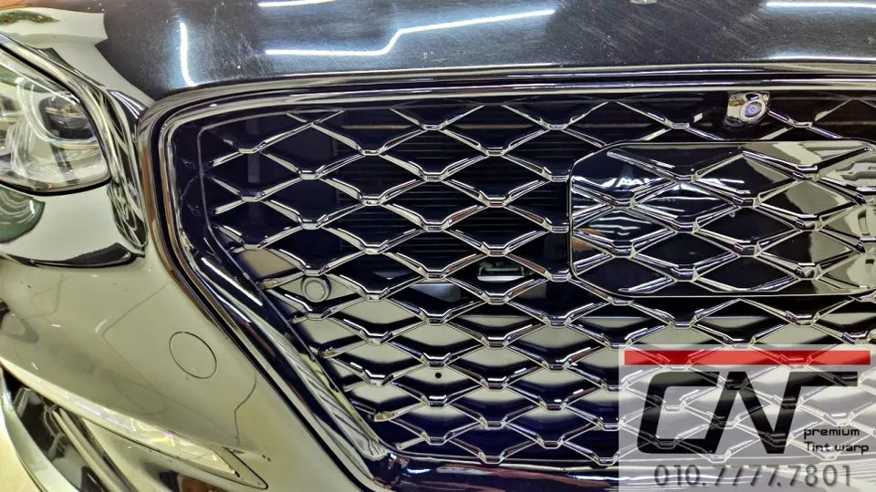 Hyundai Grandeur IG body kit - Hyundai Grandeur IG Body Kit Review: G Parts Pure Black Grill Upg photo 5