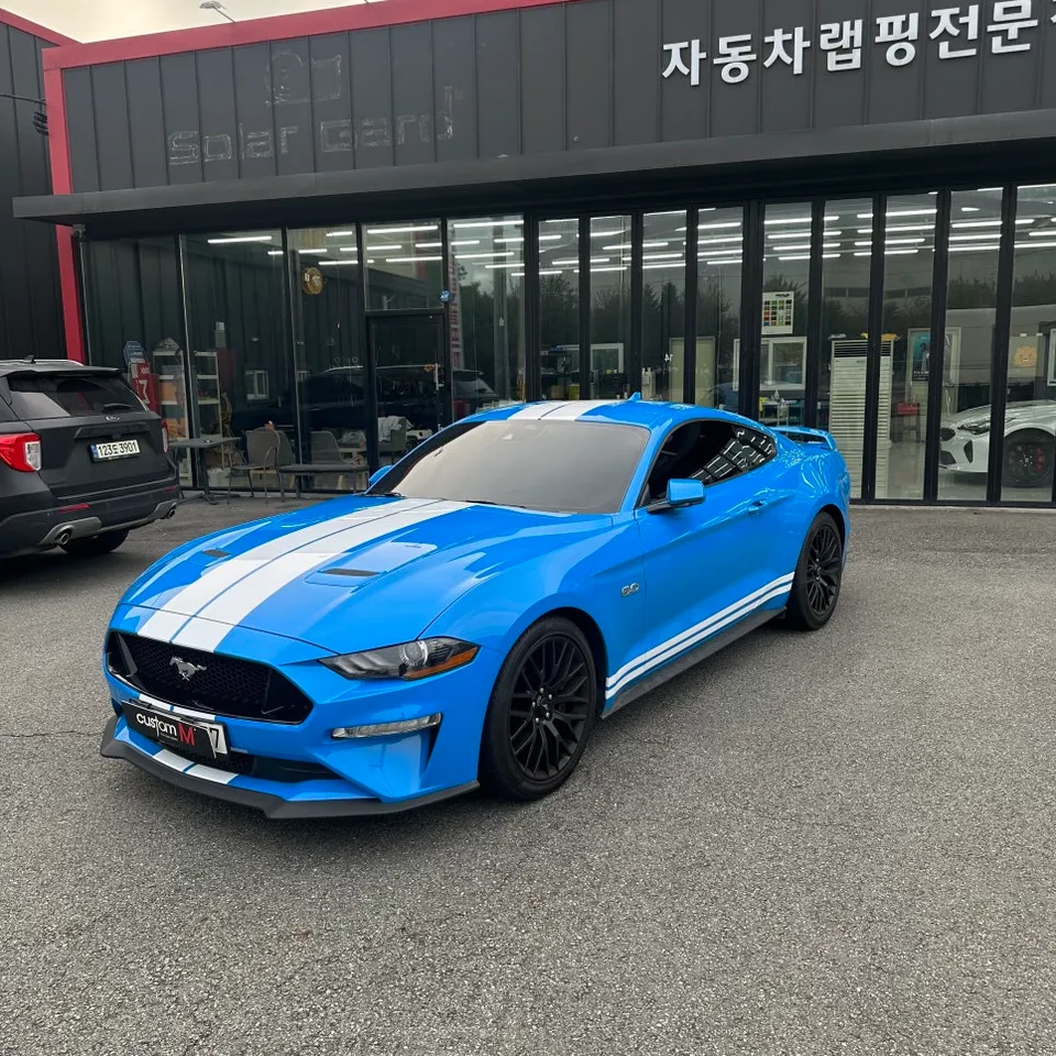 Ford Mustangのカーラッピング事例 施工写真 1-3