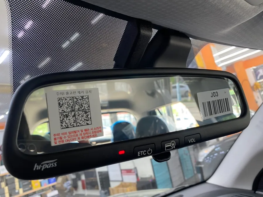 Hyundai Casperのドライブレコーダー取付事例 施工写真 2-2